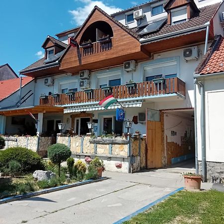 Bed and Breakfast Lenzl'S Panzio Szigetvár Exteriér fotografie