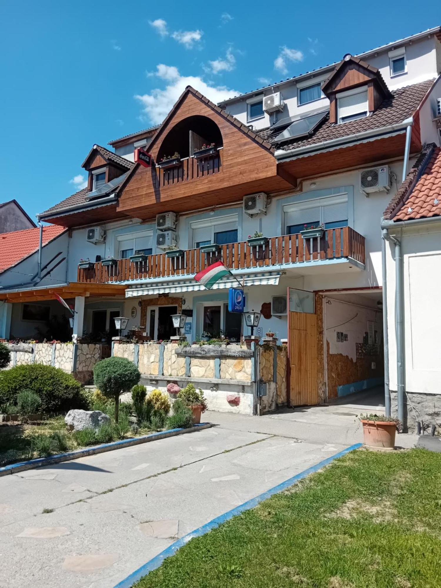 Bed and Breakfast Lenzl'S Panzio Szigetvár Exteriér fotografie